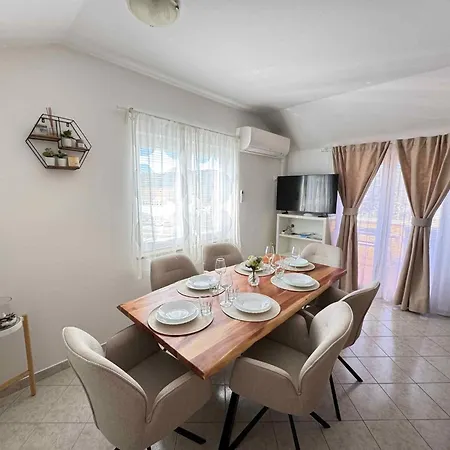 In - Insel Rab 37000 Appartement